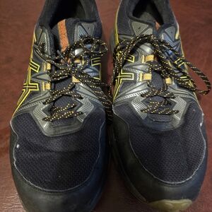 Dynamic Black and Yellow Athletic Shoes